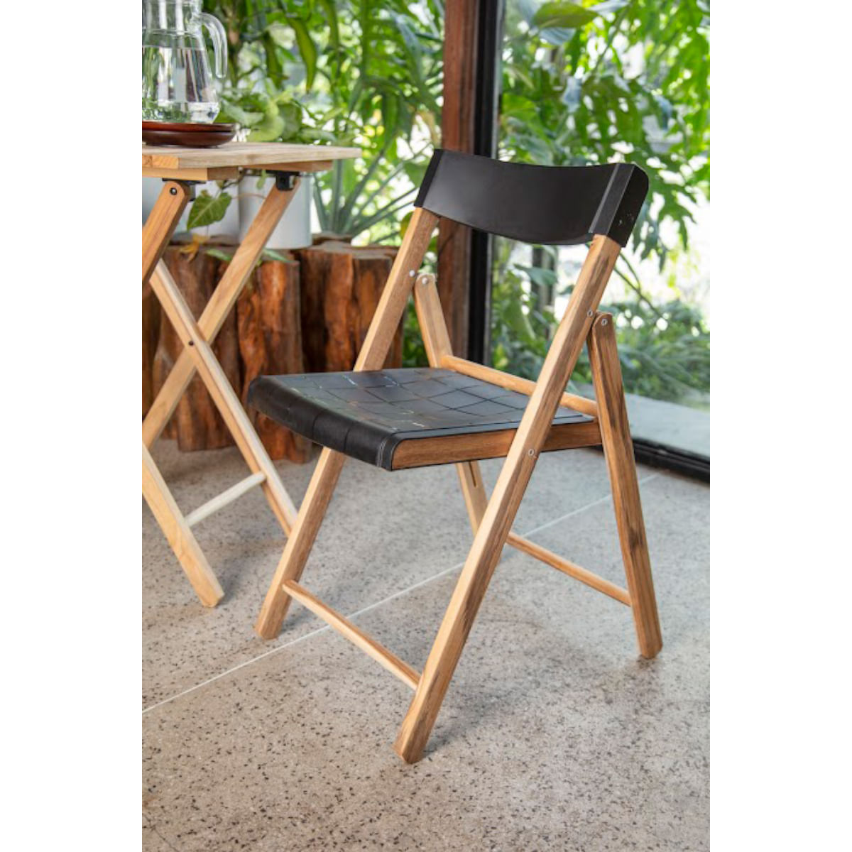 Cadeira de Madeira Dobrável Tramontina Potenza em Madeira Mista com  Acabamento Natural com Assento e Encosto em Polipropileno Preto de  Qualidade em Promoção